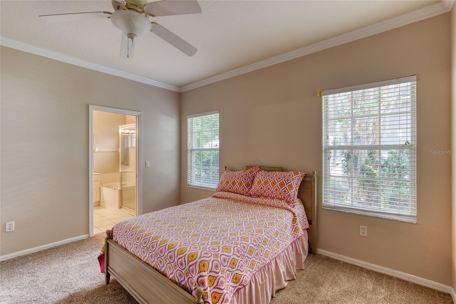 5 Watercliff Ln Property Photo 42