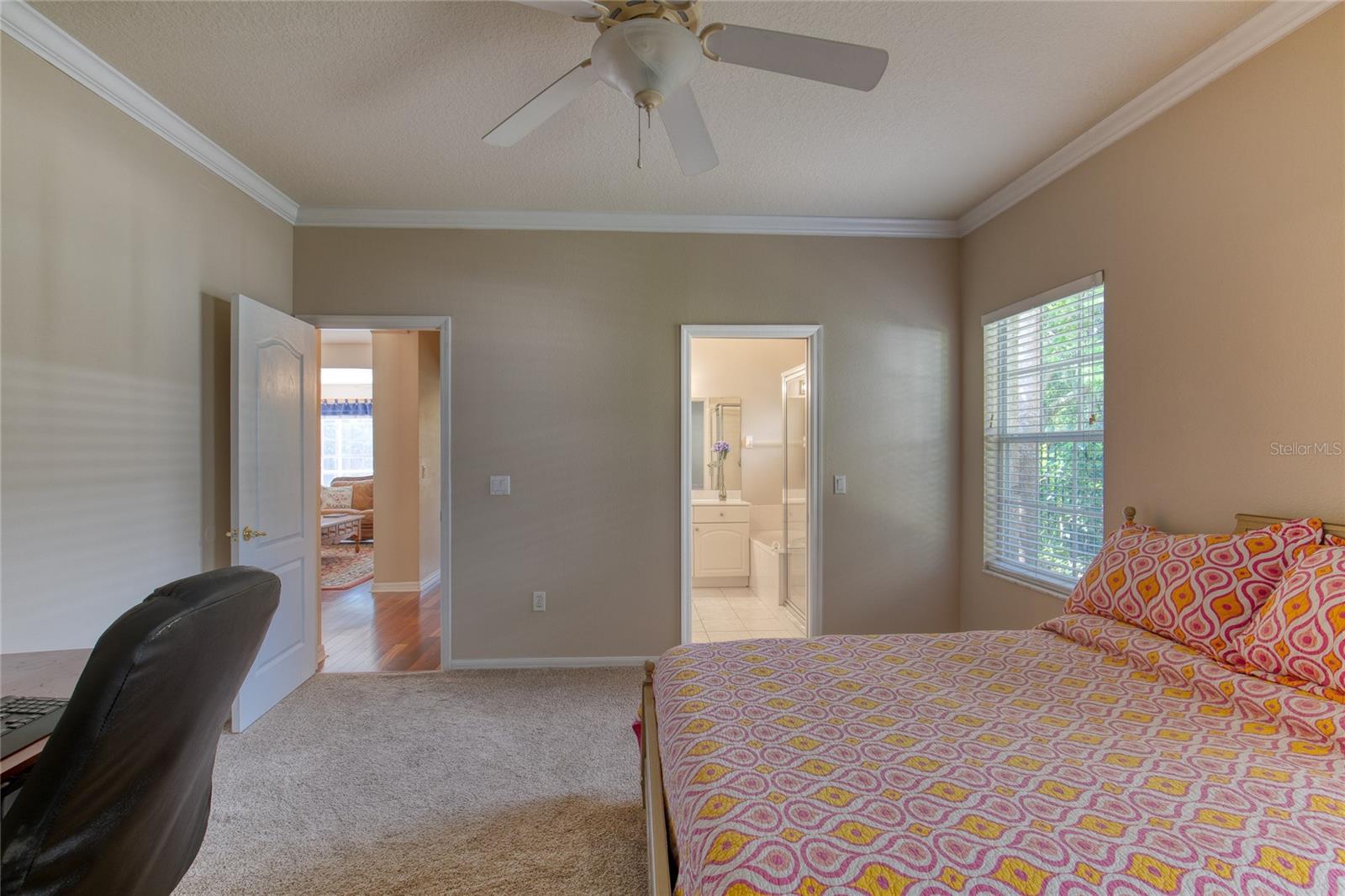 5 Watercliff Ln Property Photo 43