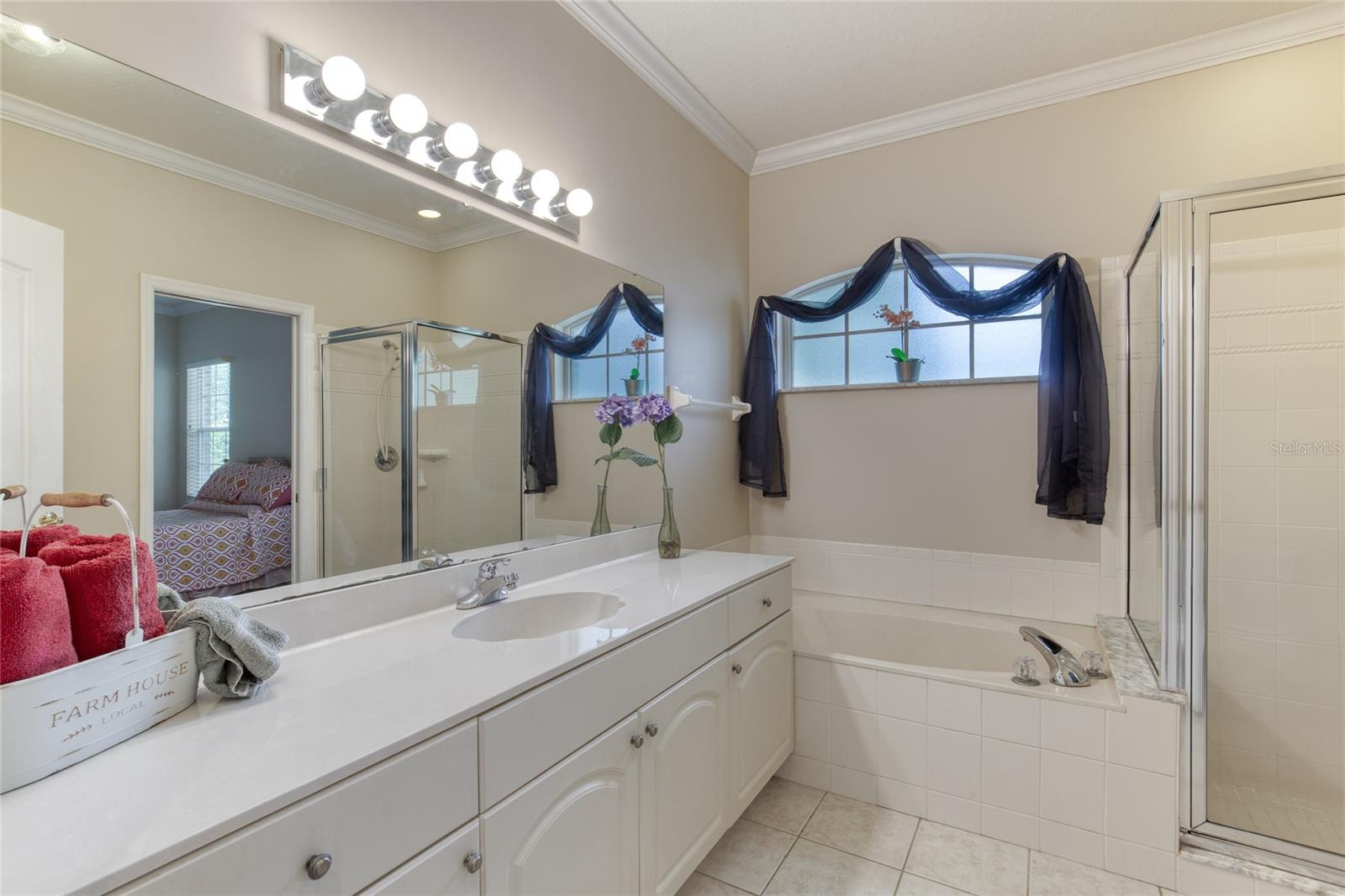 5 Watercliff Ln Property Photo 45