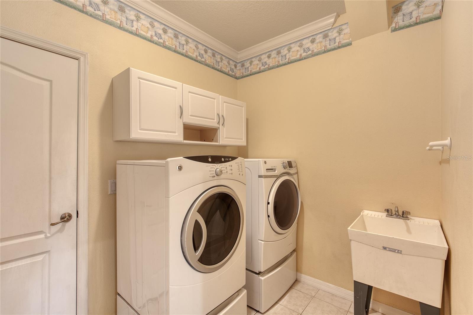 5 Watercliff Ln Property Photo 49