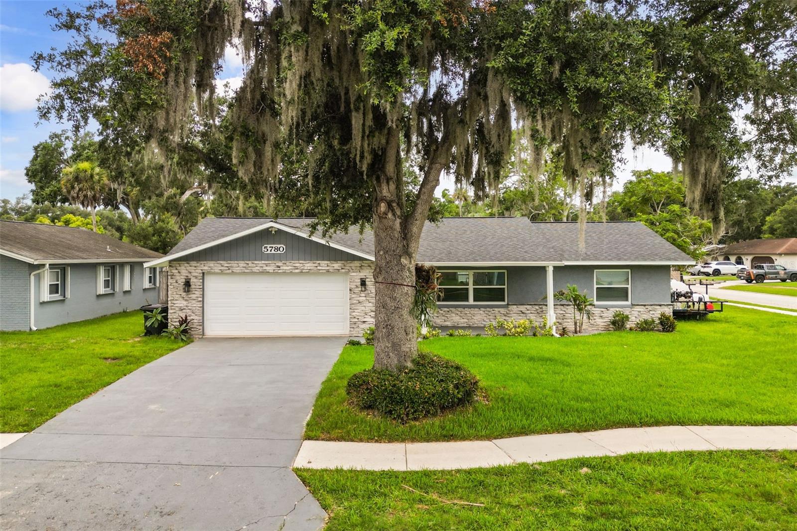 5780 Devon St Property Photo 4