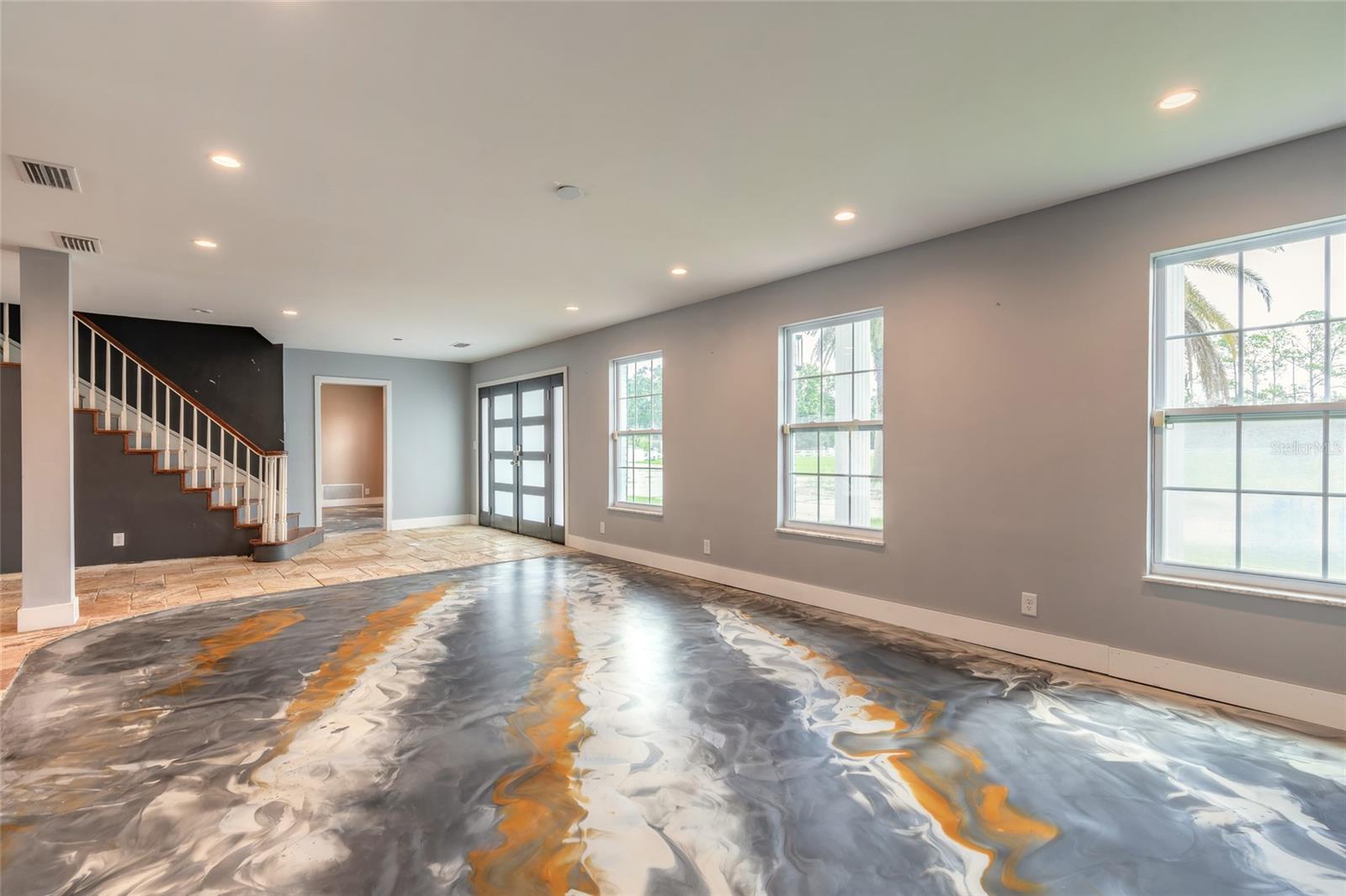2015 Halifax Dr Property Photo 7