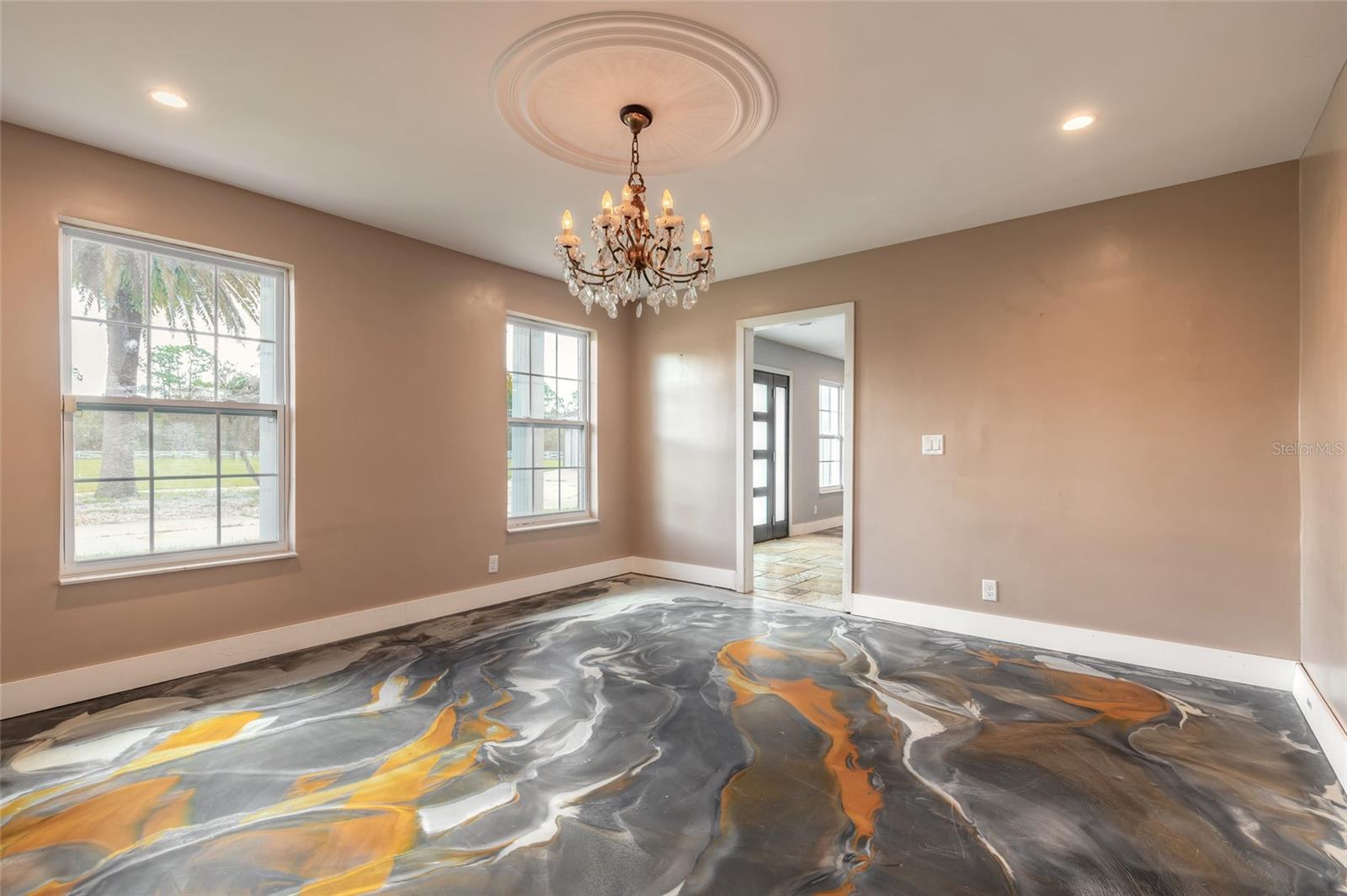 2015 Halifax Dr Property Photo 9