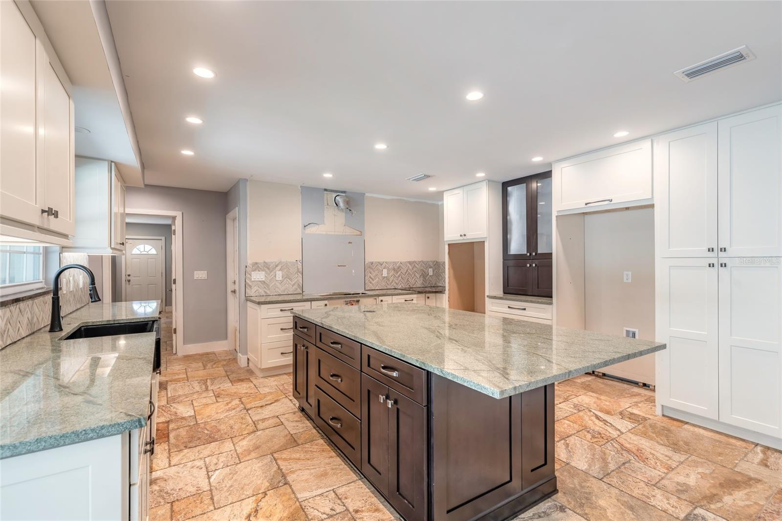 2015 Halifax Dr Property Photo 13