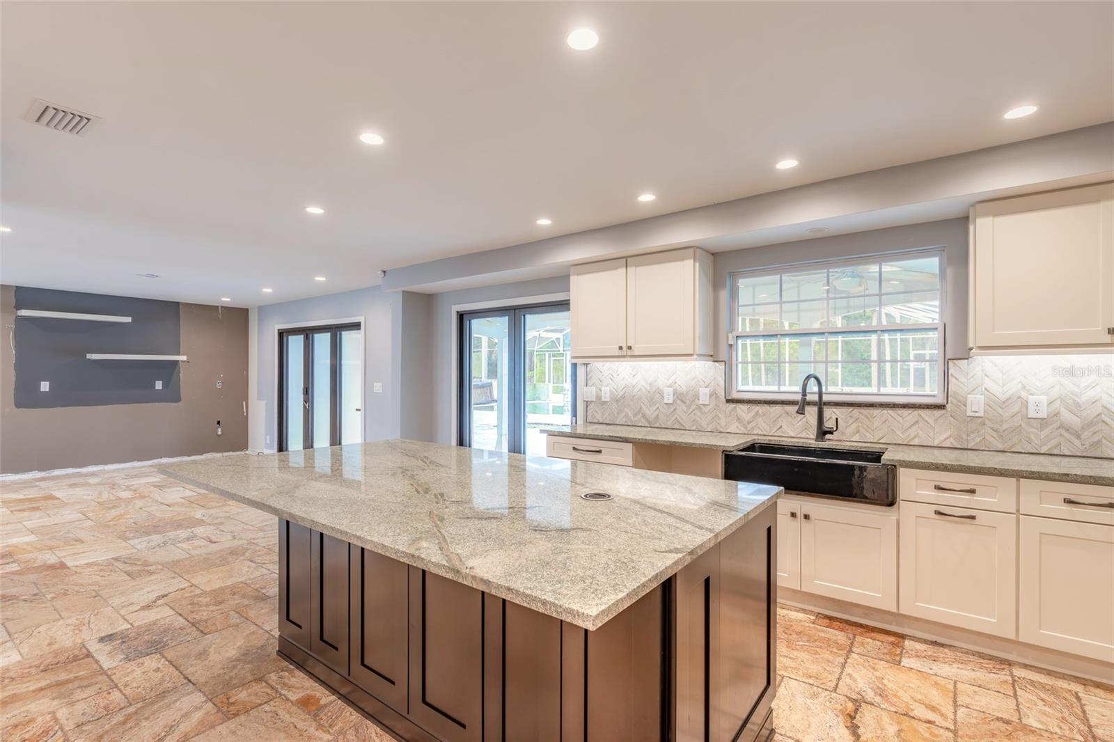 2015 Halifax Dr Property Photo 14