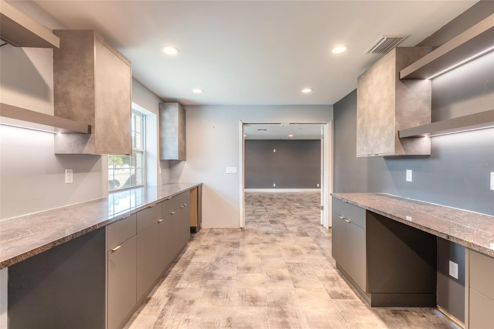 2015 Halifax Dr Property Photo 16