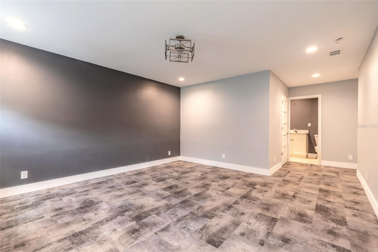 2015 Halifax Dr Property Photo 23