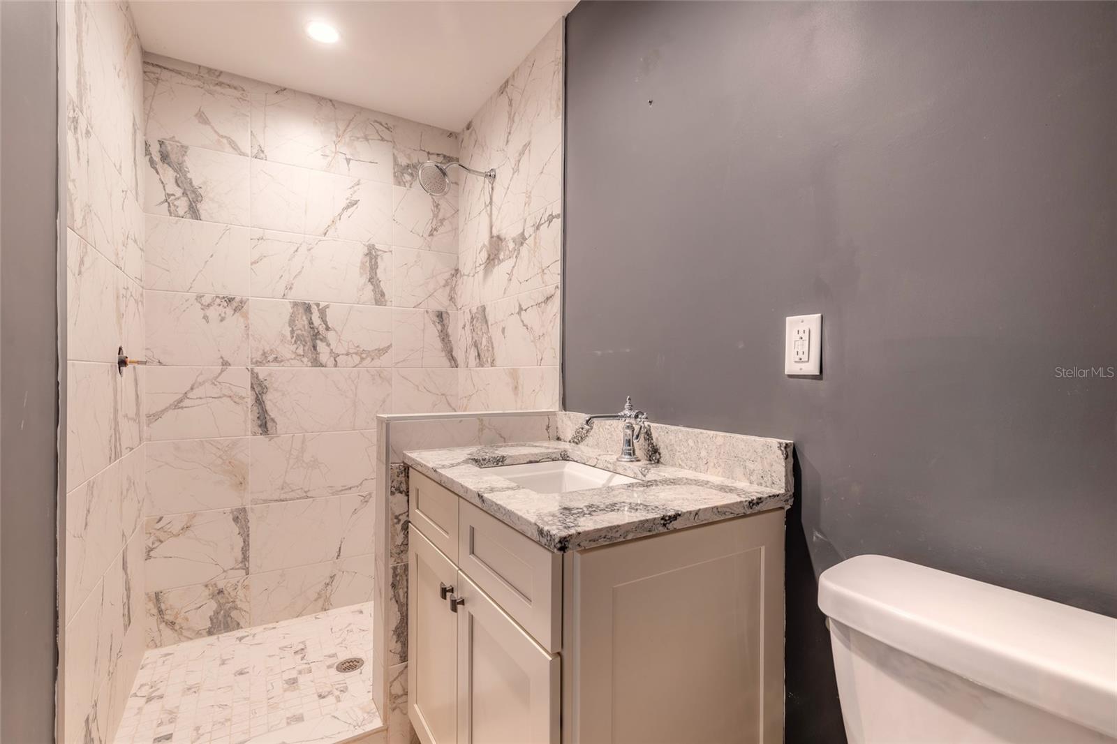 2015 Halifax Dr Property Photo 24