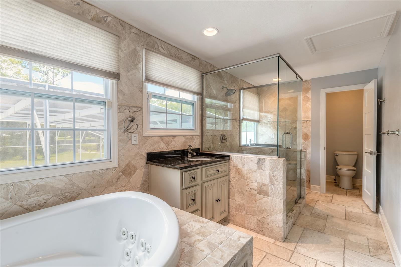 2015 Halifax Dr Property Photo 32
