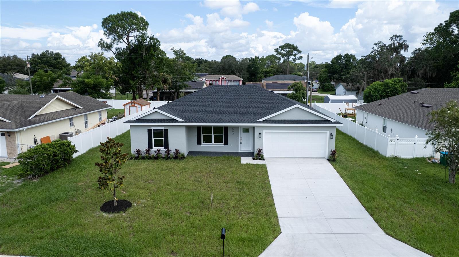 1592 E NORMANDY BLVD