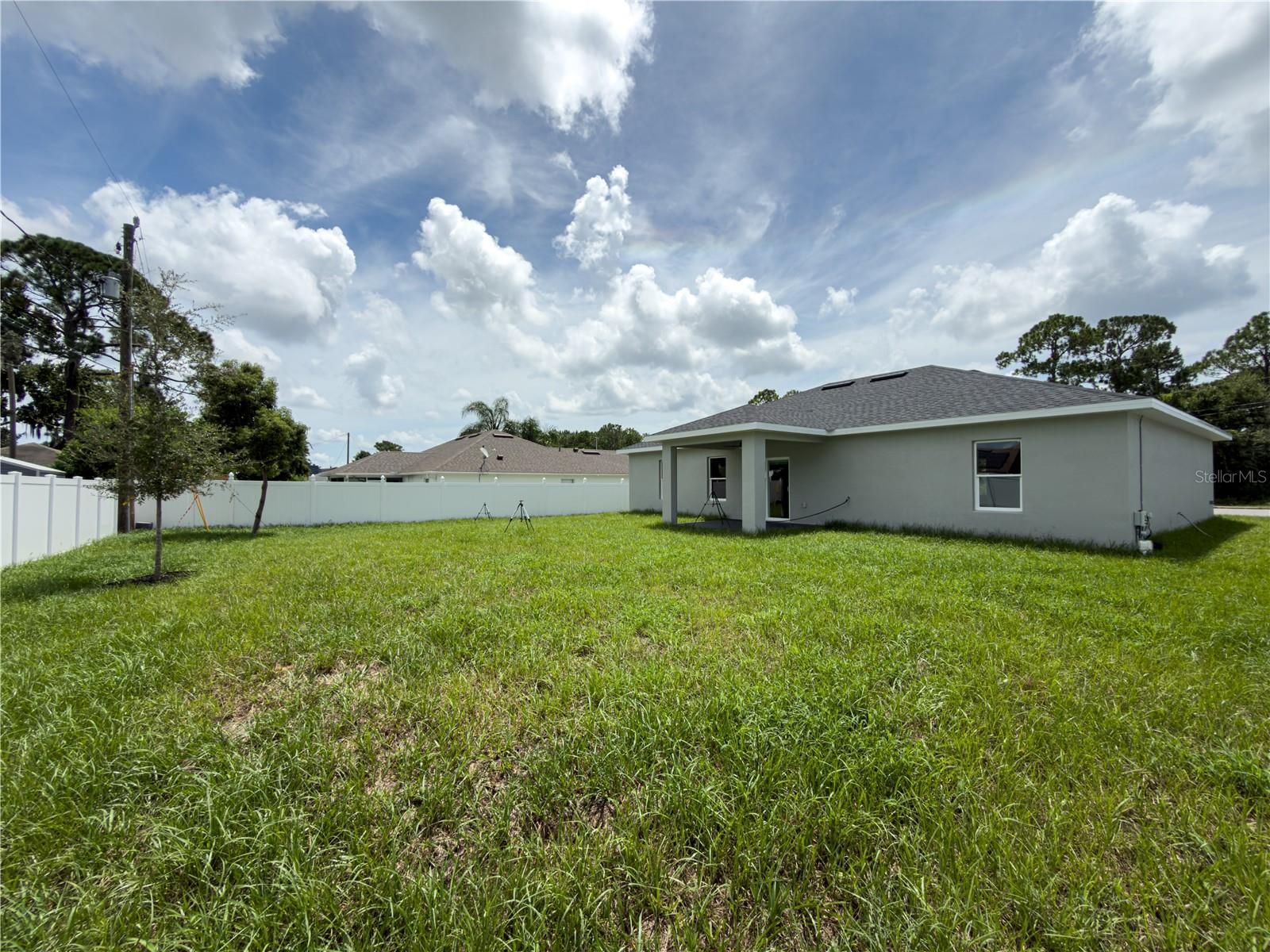 1592 E Normandy Blvd Property Photo 6