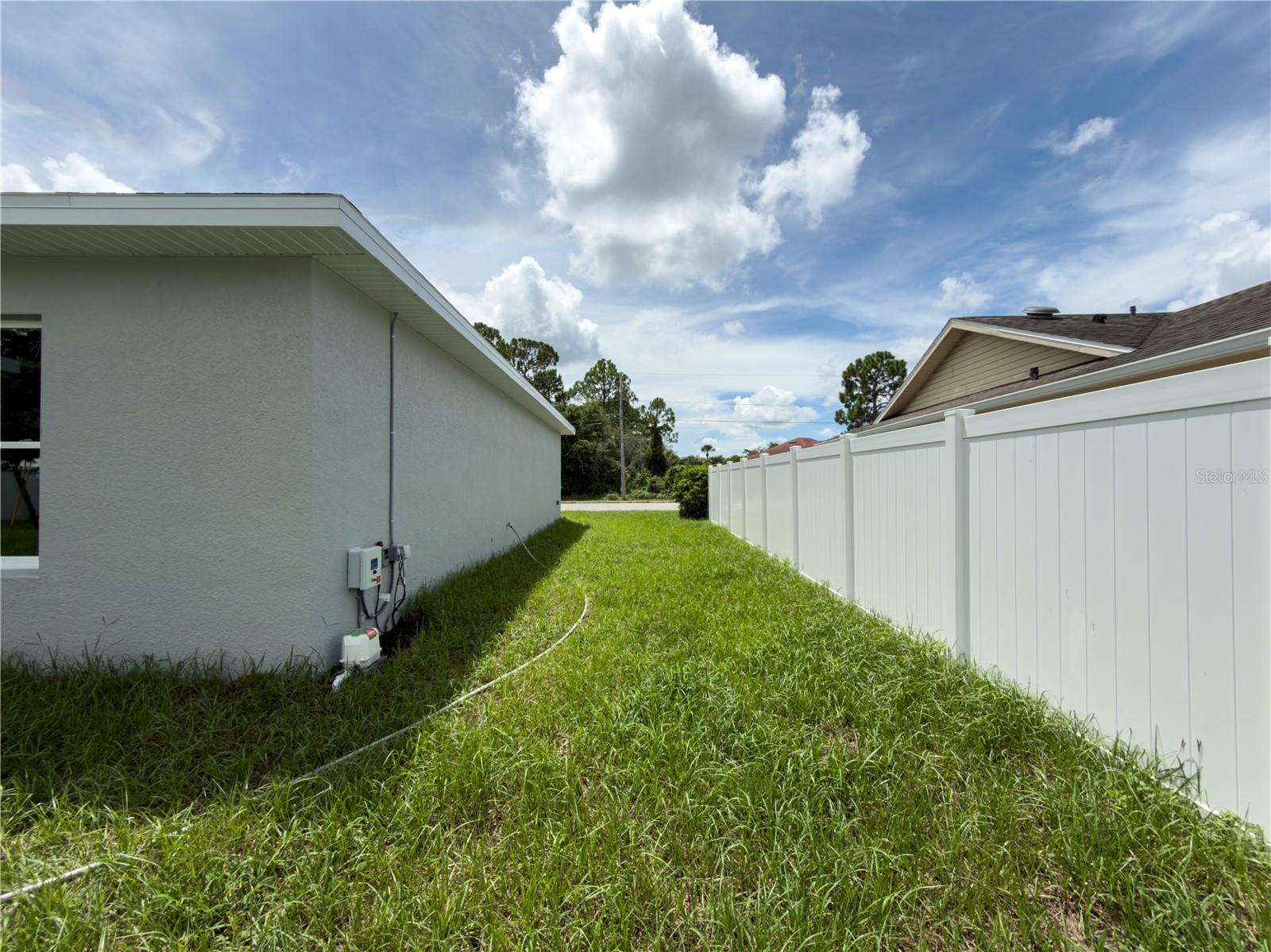 1592 E Normandy Blvd Property Photo 7