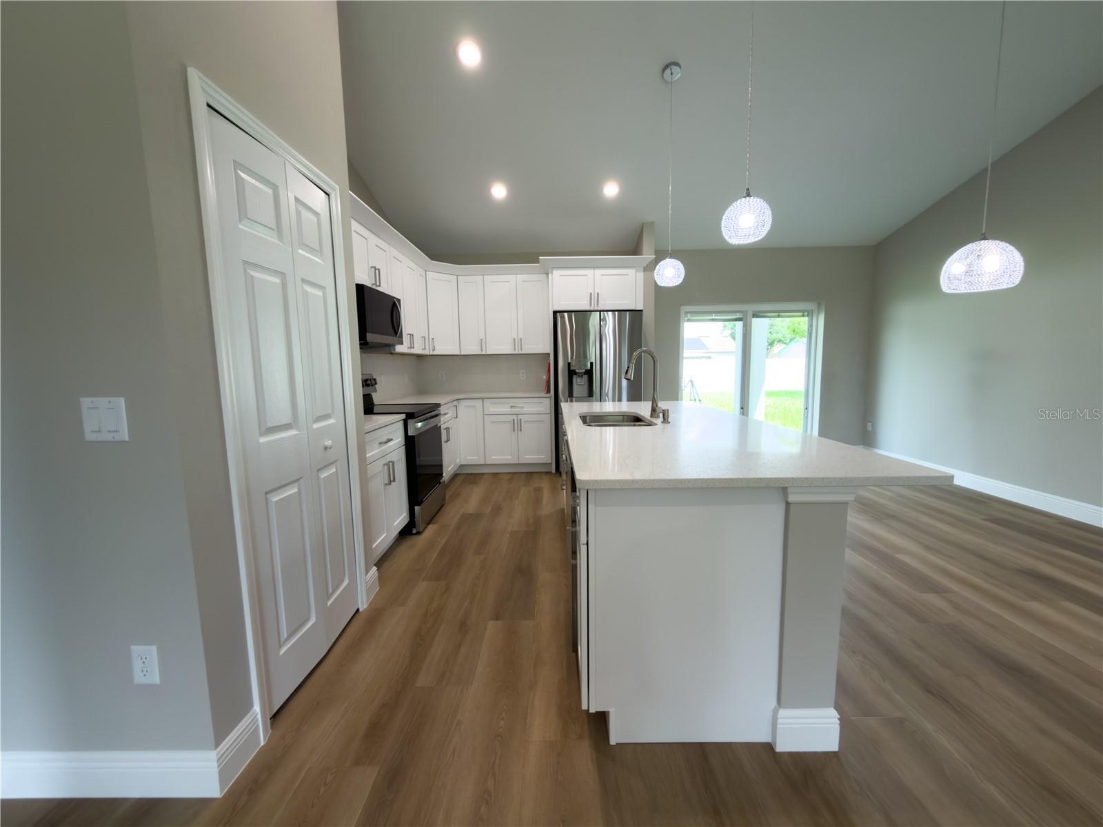1592 E Normandy Blvd Property Photo 15
