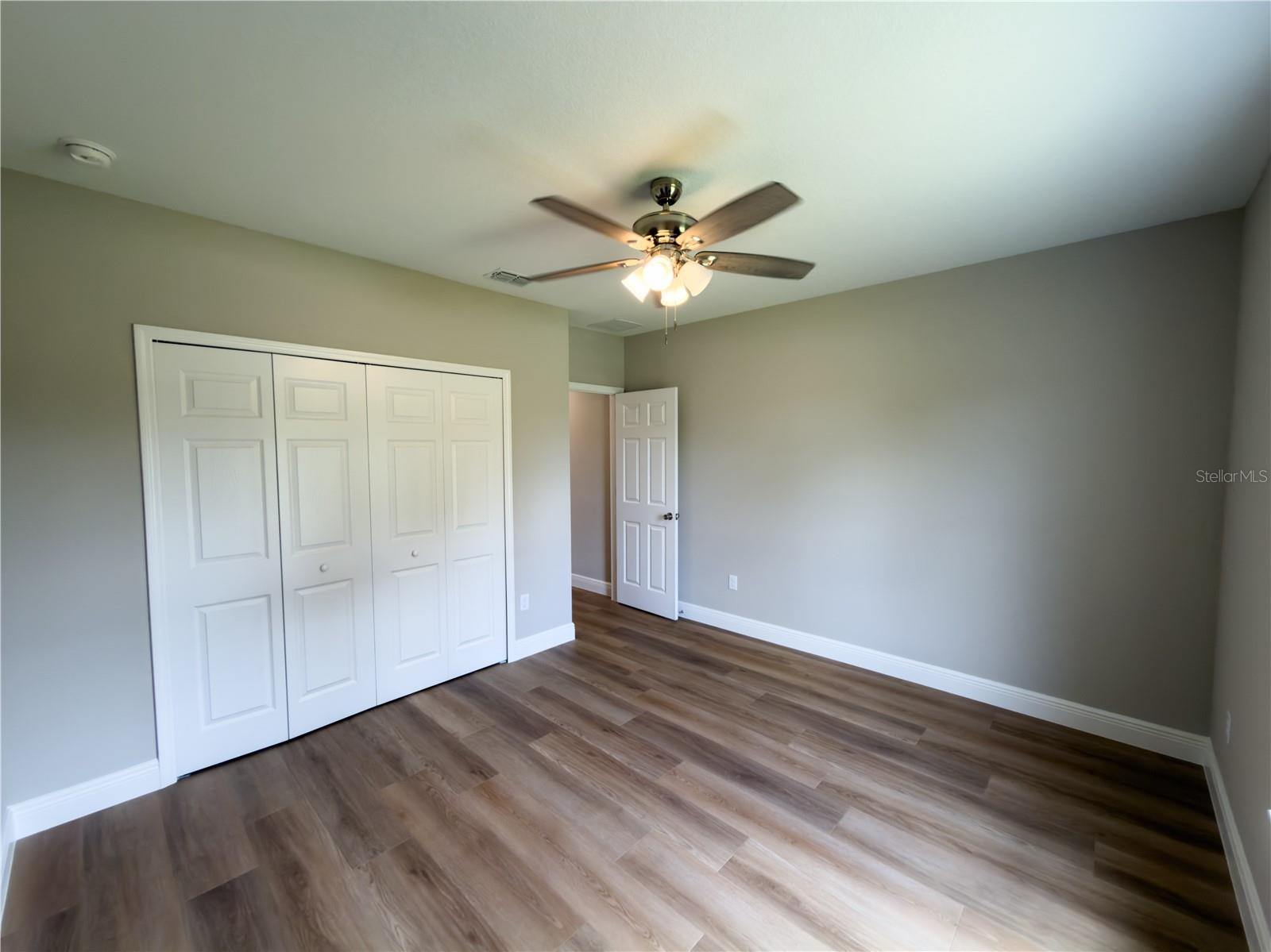 1592 E Normandy Blvd Property Photo 17