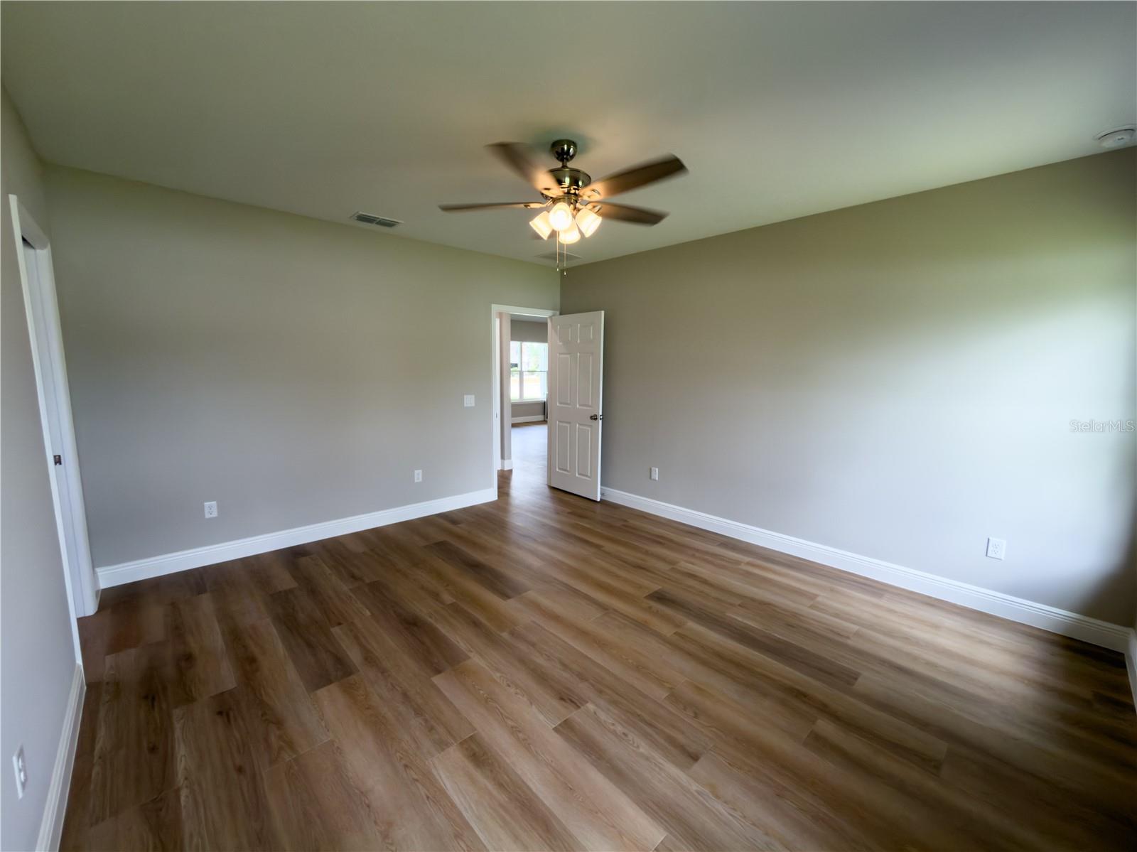 1592 E Normandy Blvd Property Photo 26