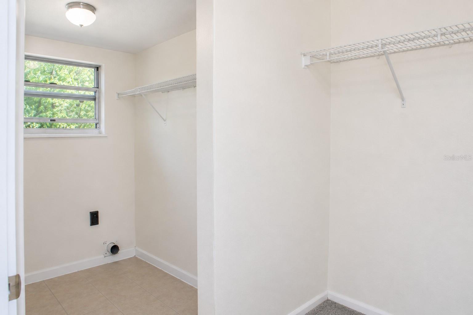 490 John St #a & B Property Photo 13