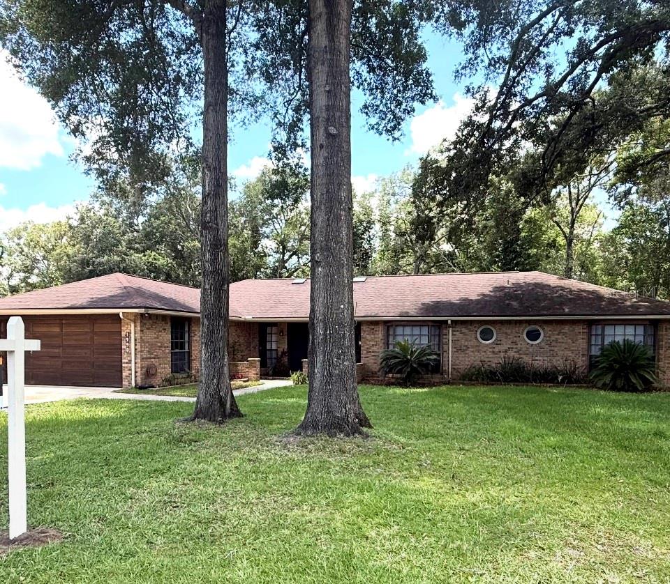 1990 LARCHMONT DR Property Photo 1