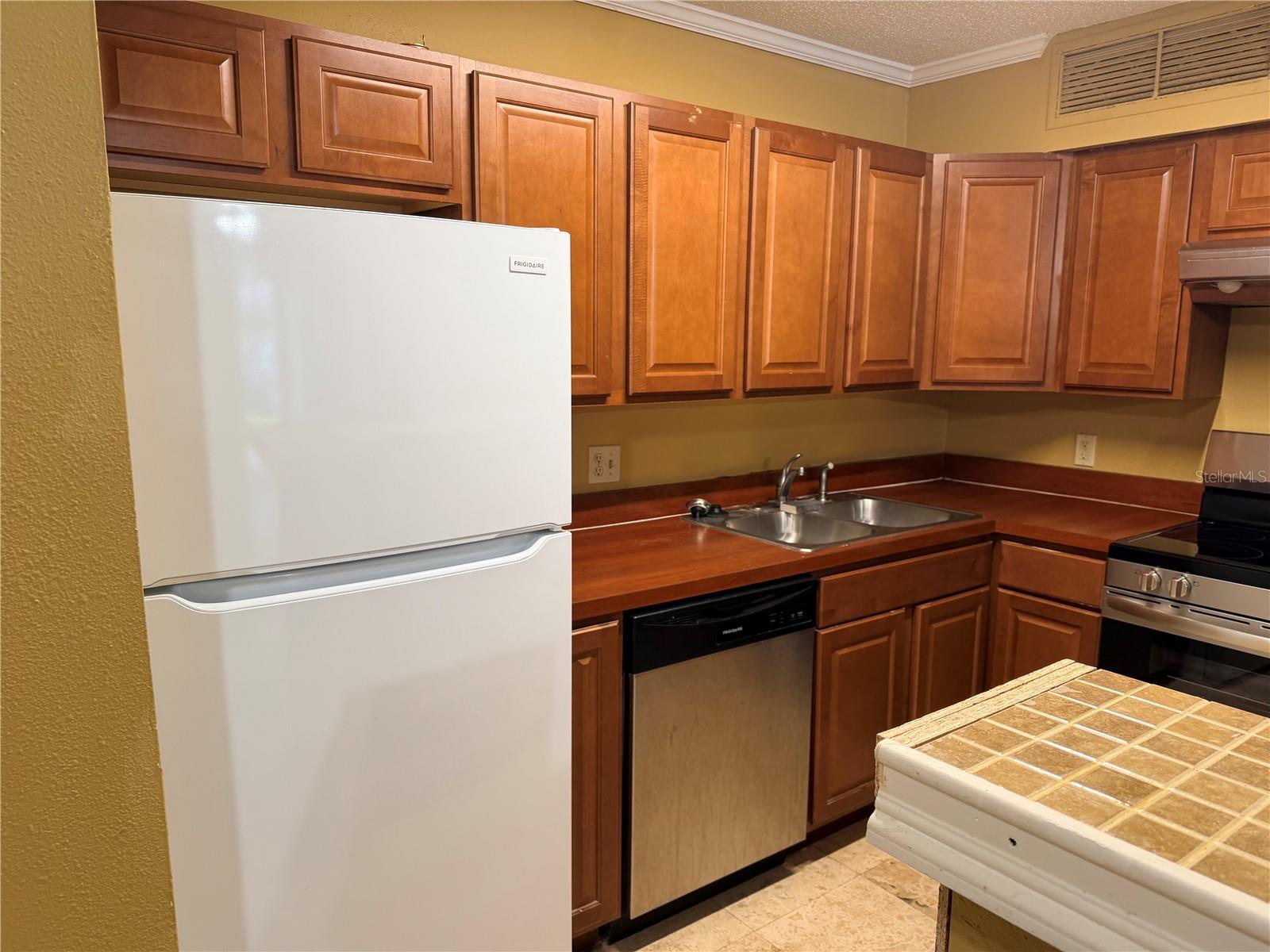 345 Forestway Cir #107 Property Photo 5