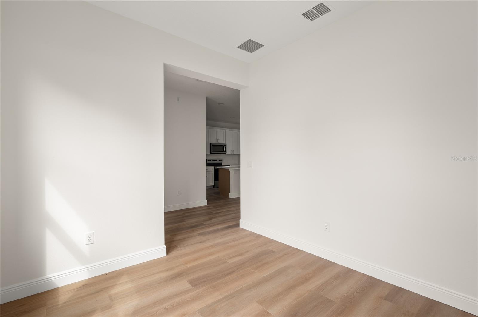 140 11th Ave Property Photo 5