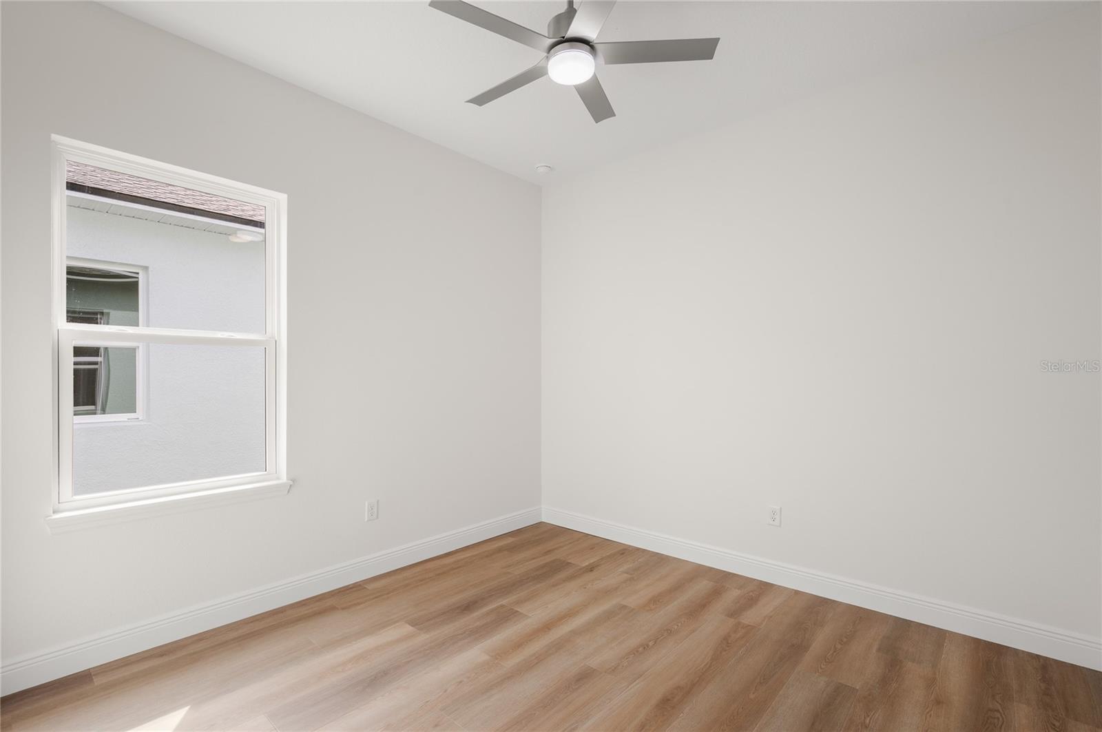 140 11th Ave Property Photo 27