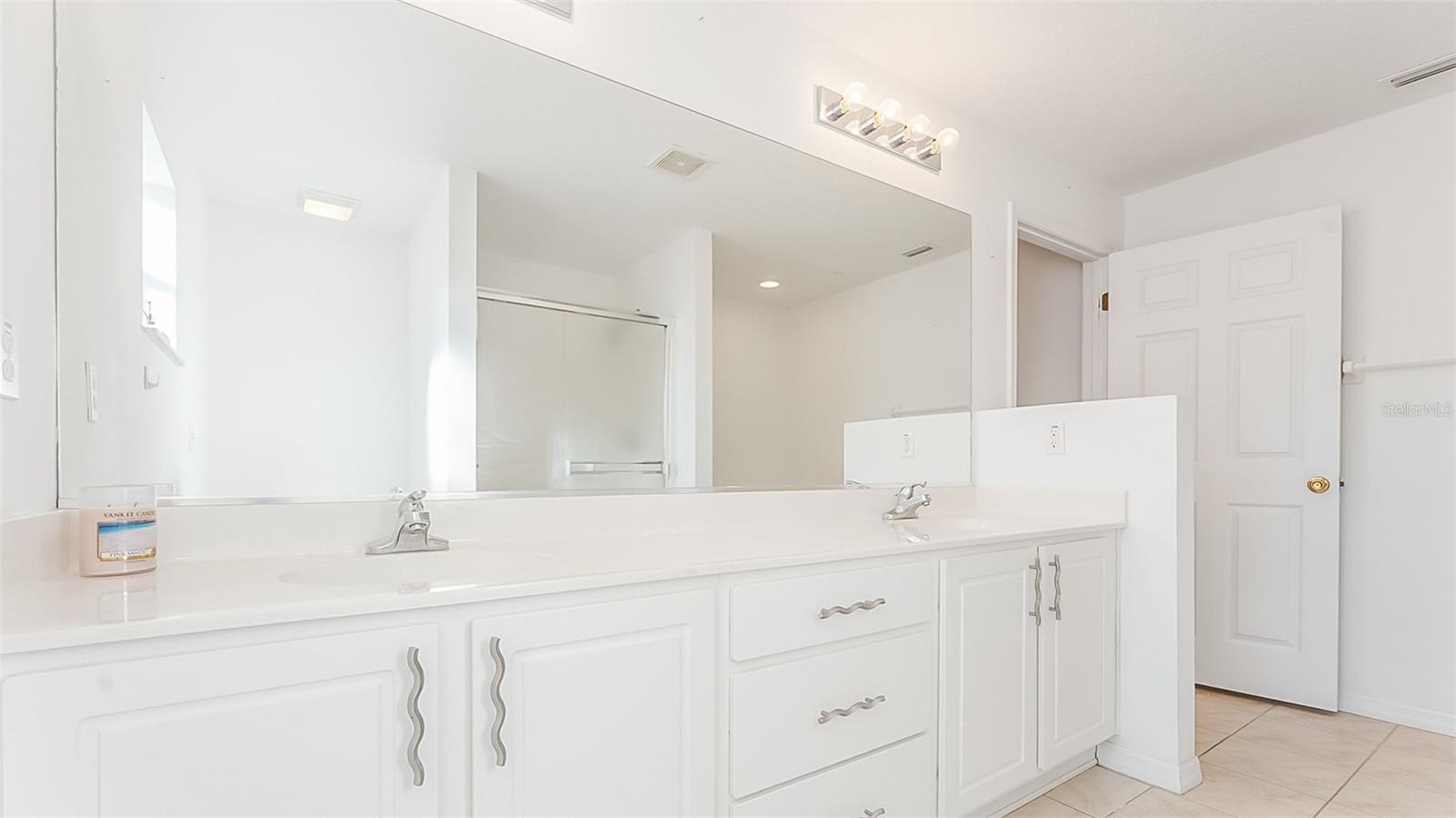 8 White Hurst Ln Property Photo 8