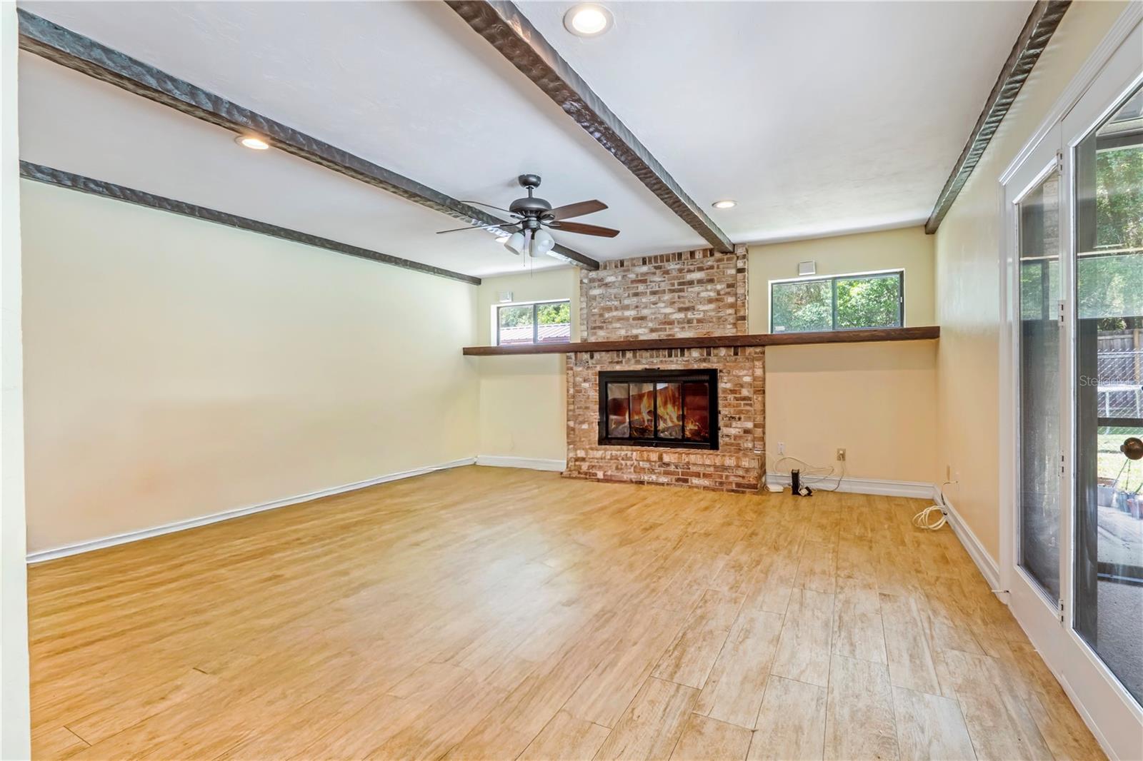1375 Louis Ct Property Photo 7