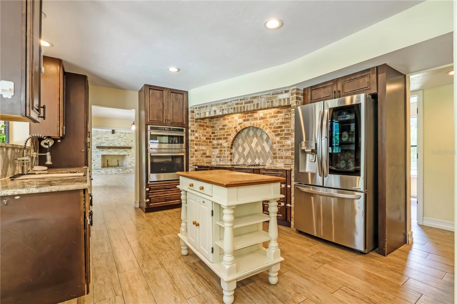1375 Louis Ct Property Photo 8