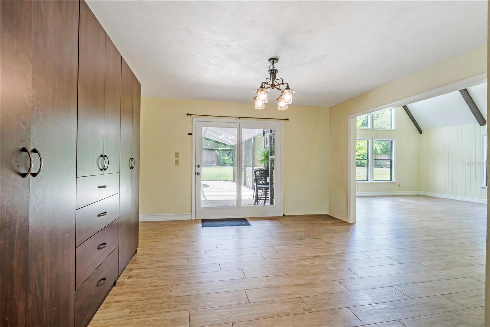 1375 Louis Ct Property Photo 13
