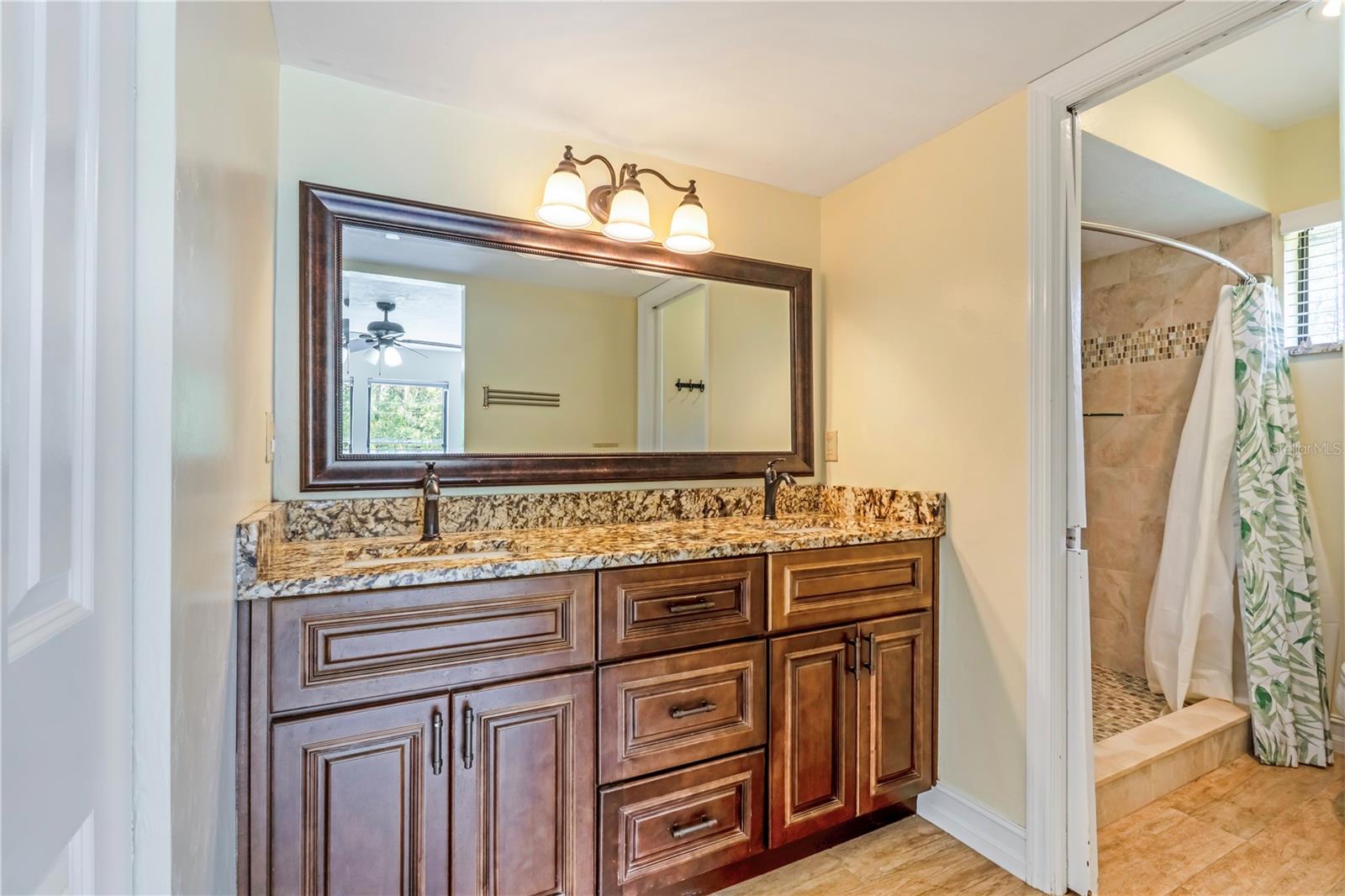 1375 Louis Ct Property Photo 15