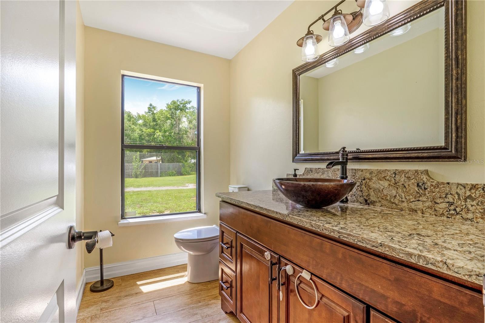 1375 Louis Ct Property Photo 17