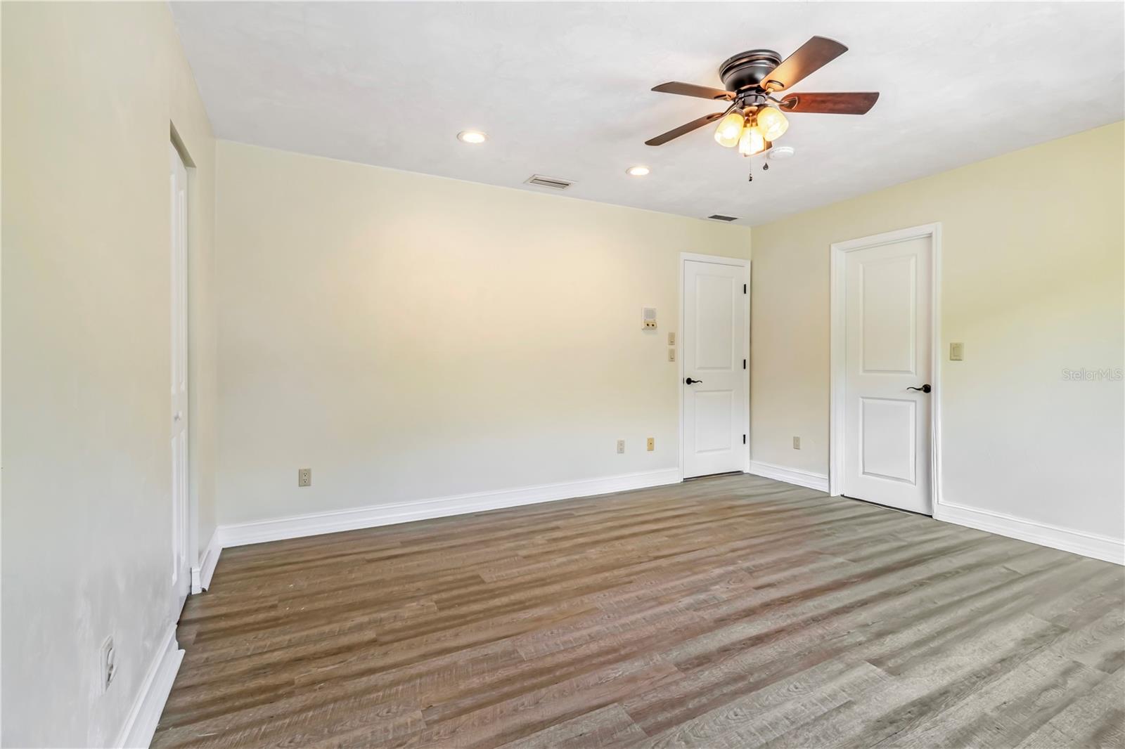 1375 Louis Ct Property Photo 26