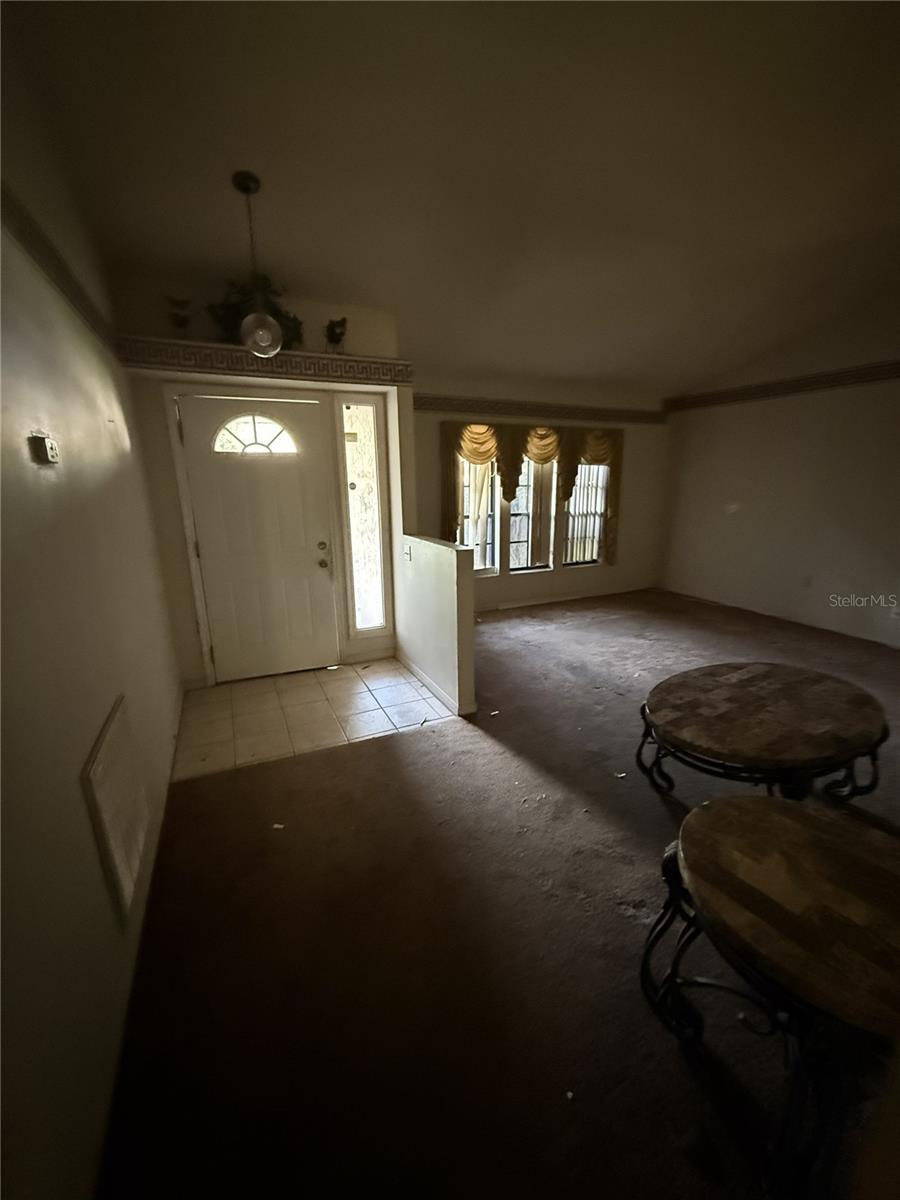 1231 Gage Ave Property Photo 3