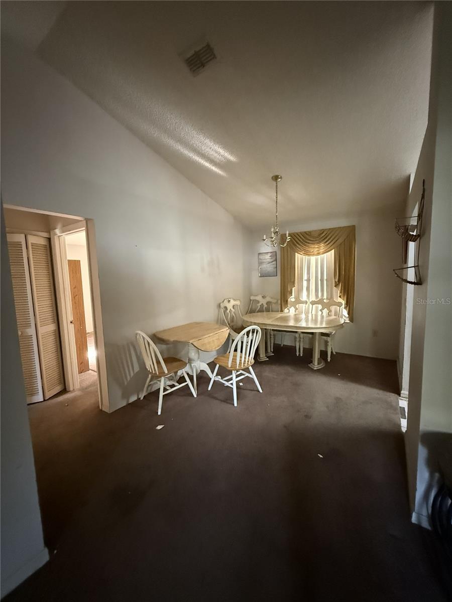 1231 Gage Ave Property Photo 4
