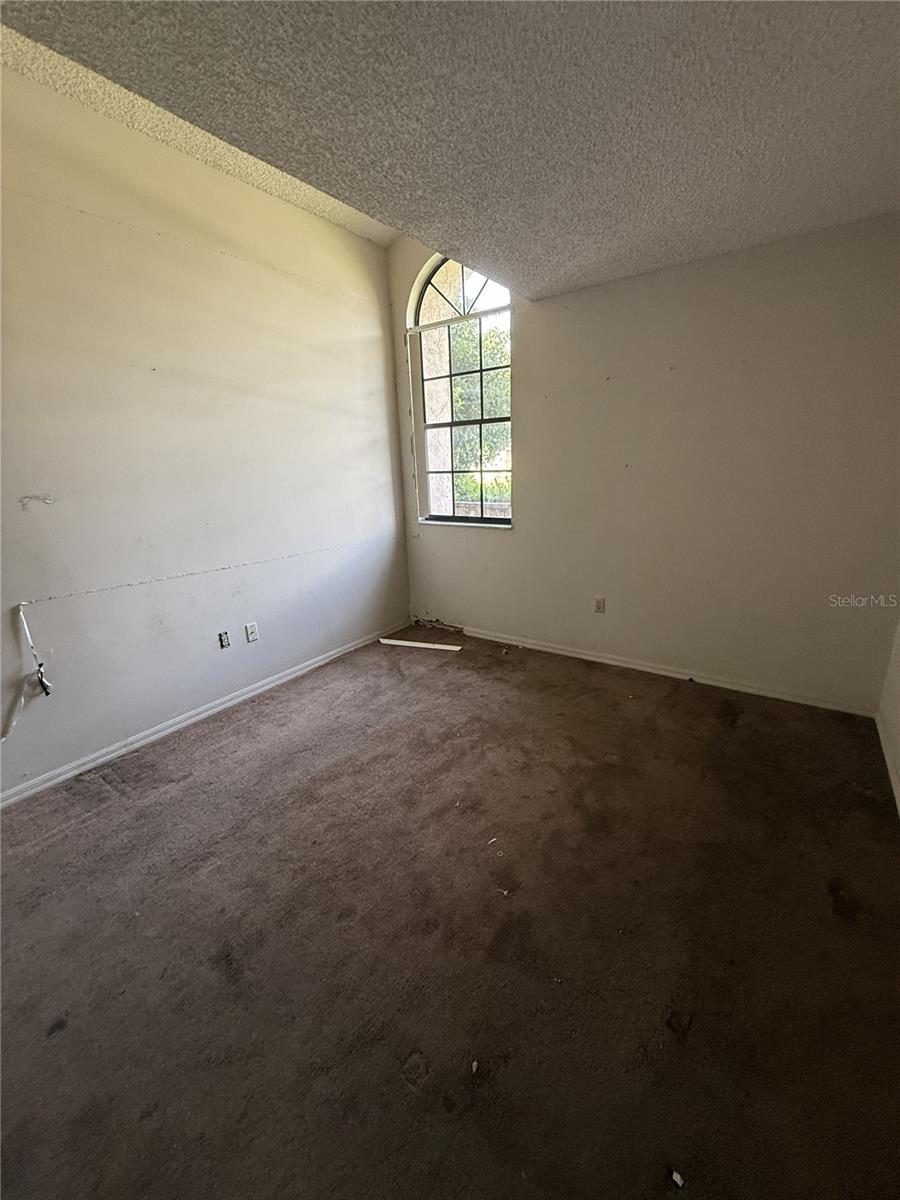 1231 Gage Ave Property Photo 8