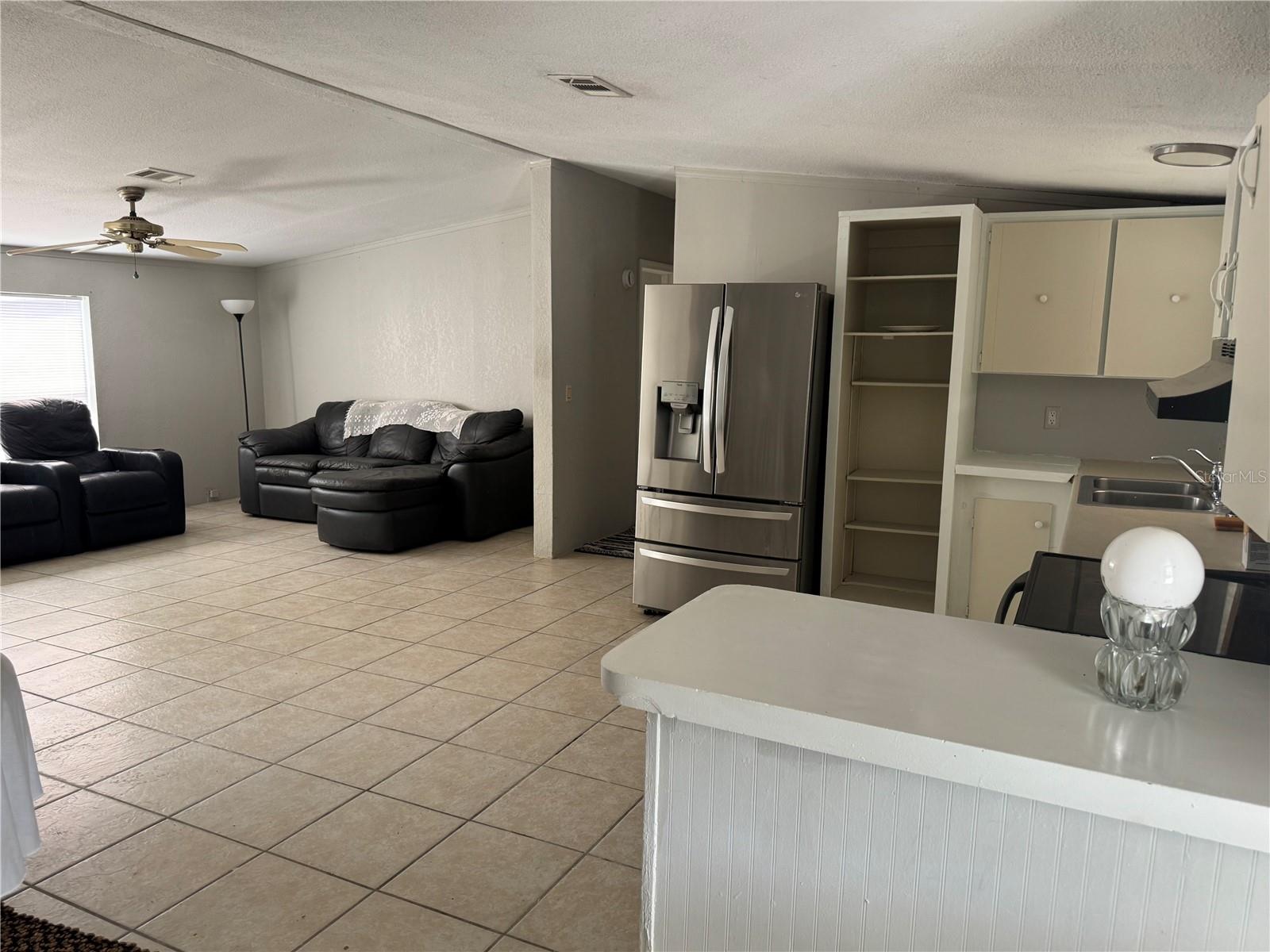 5406 Sydney St Property Photo 5