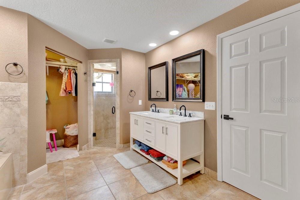 1304 Ariana Woods Cir Property Photo 12