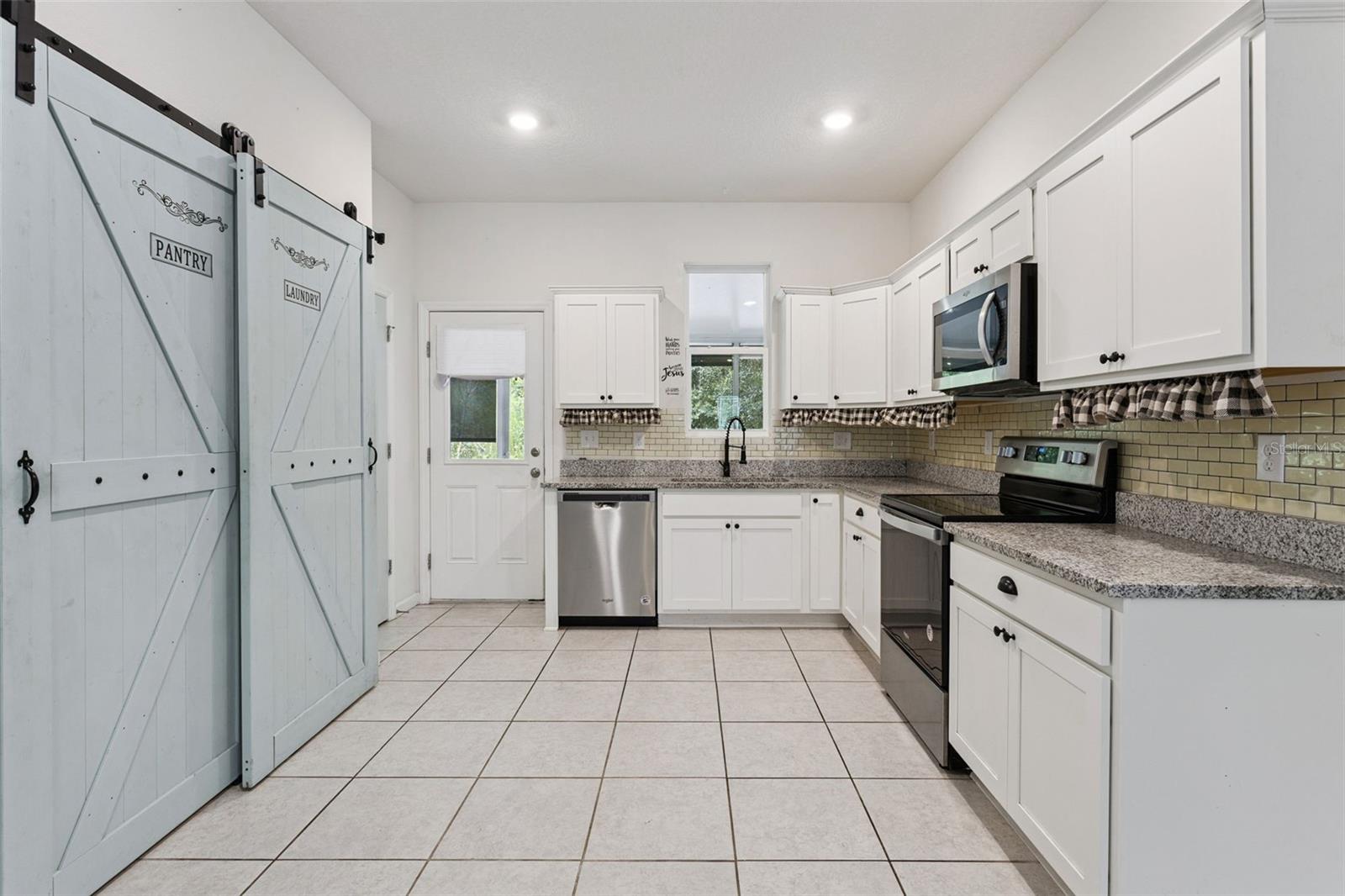 2059 Cades Cove Way Property Photo 11