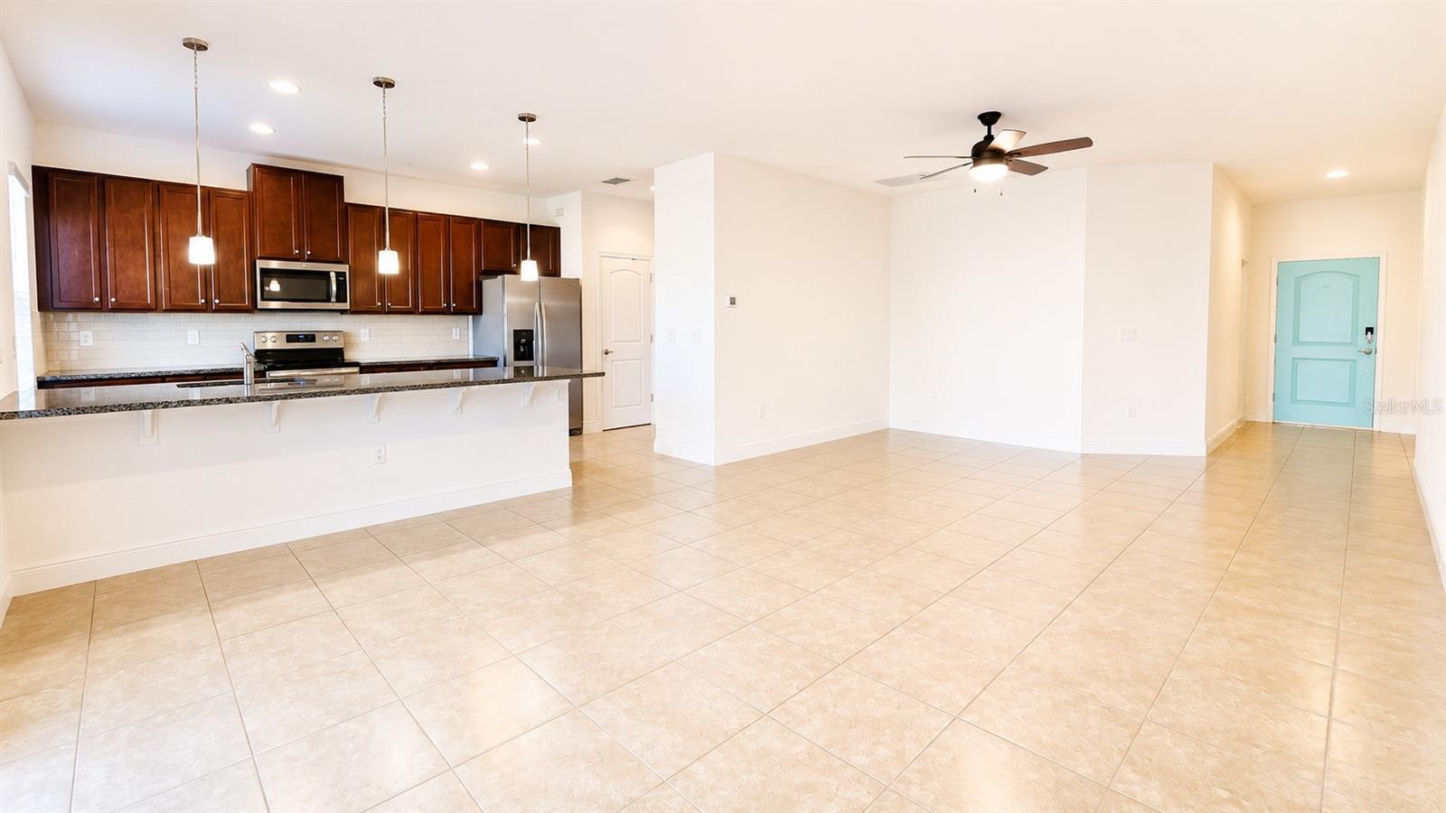 5614 Estero Loop Property Photo 6