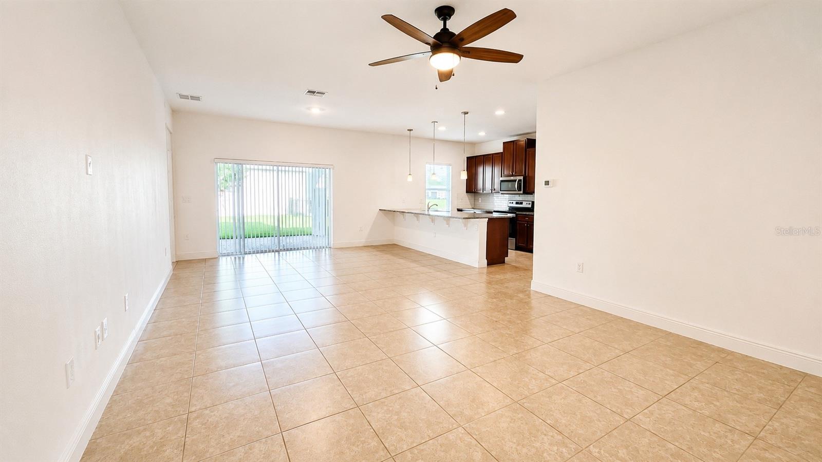 5614 Estero Loop Property Photo 7