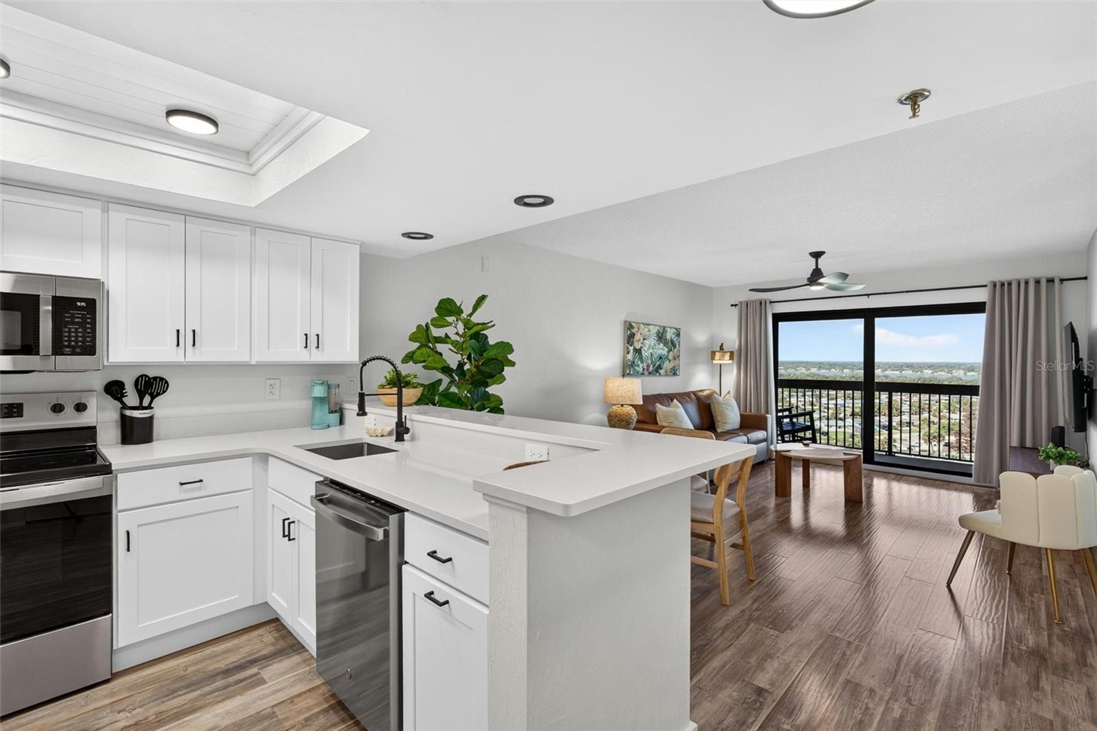 1513 Ocean Shore Blvd #10a Property Photo 5