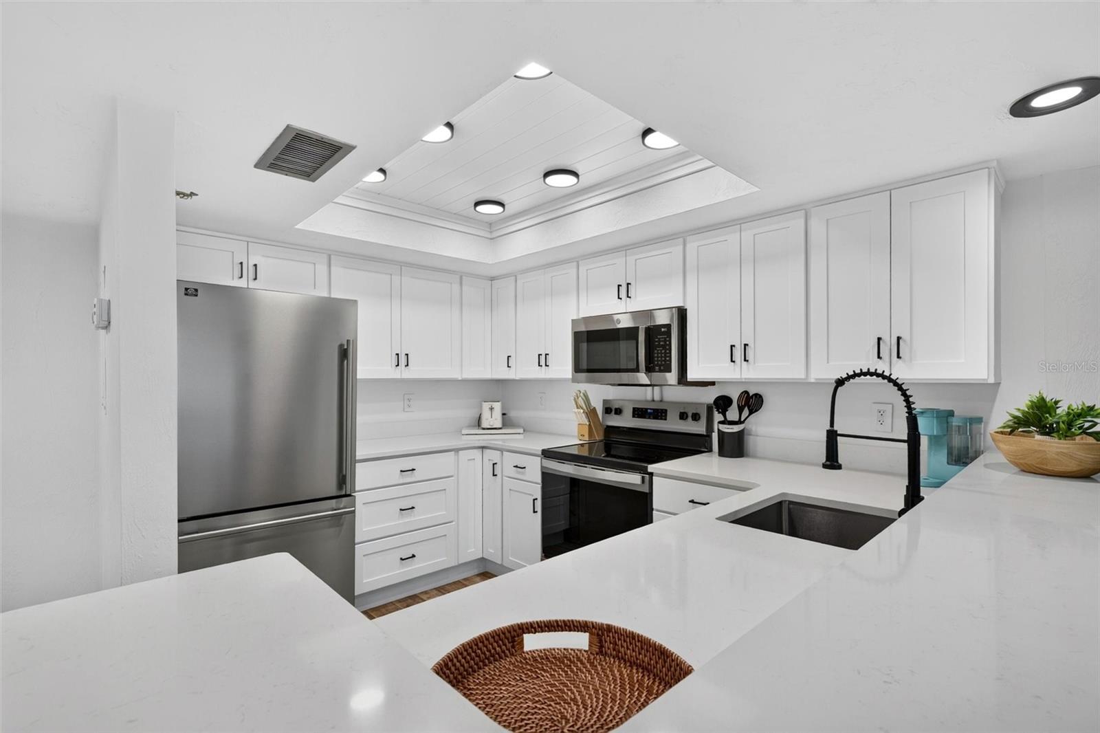 1513 Ocean Shore Blvd #10a Property Photo 6