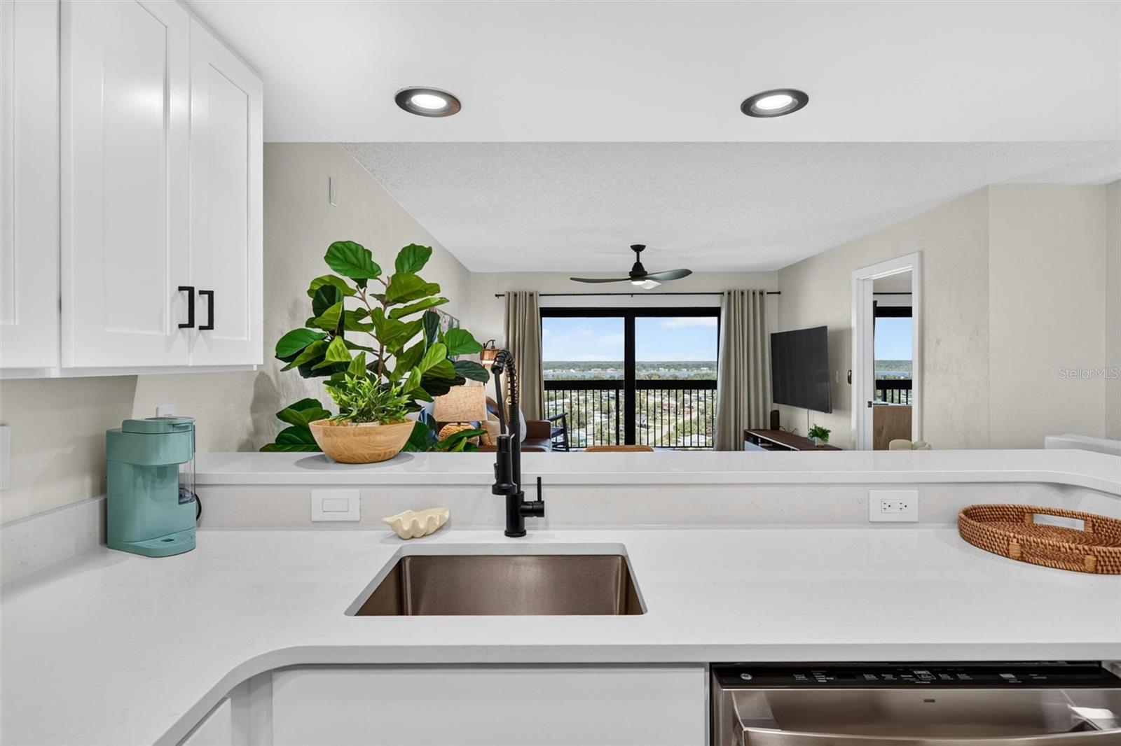 1513 Ocean Shore Blvd #10a Property Photo 8