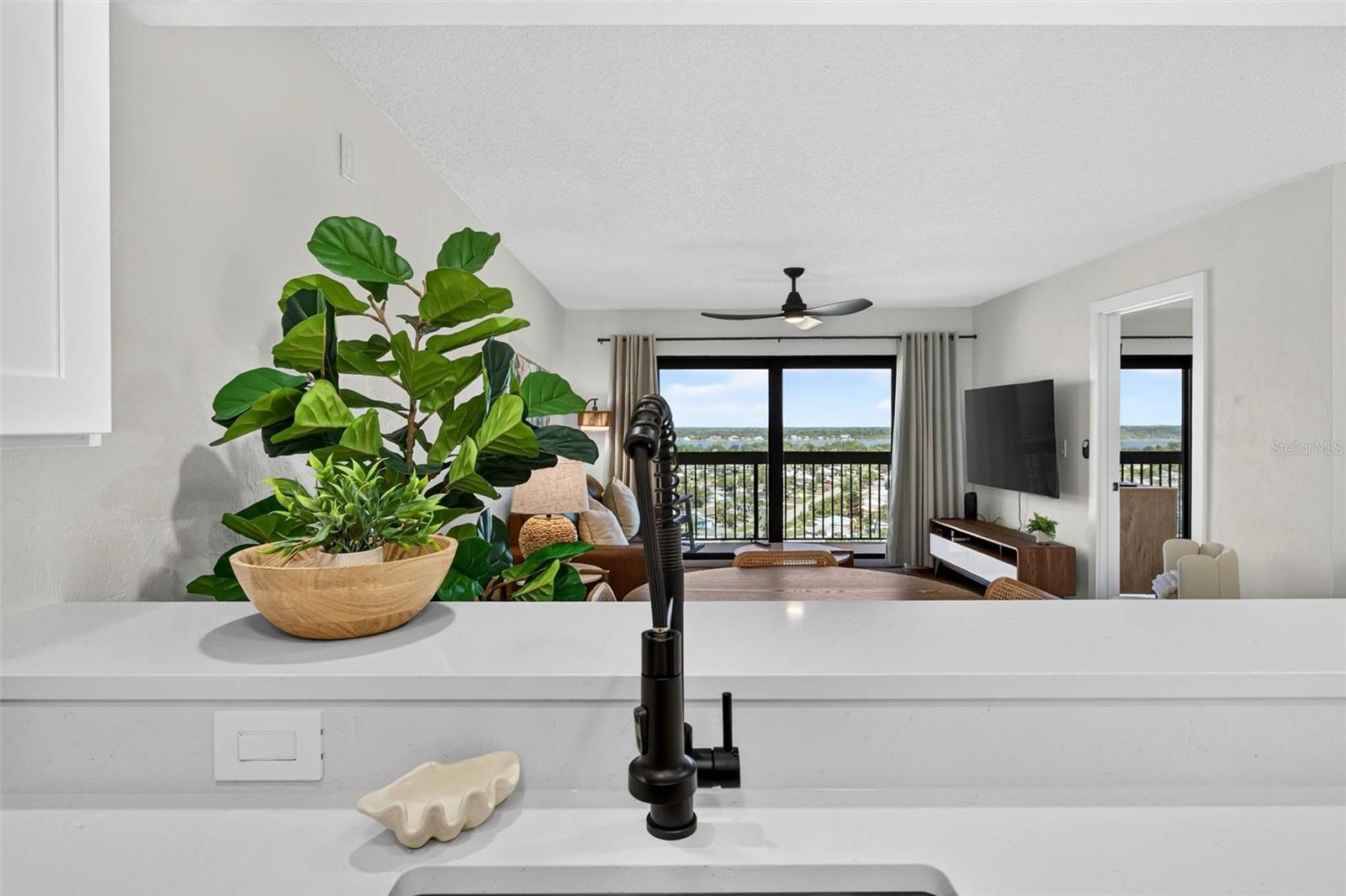 1513 Ocean Shore Blvd #10a Property Photo 9