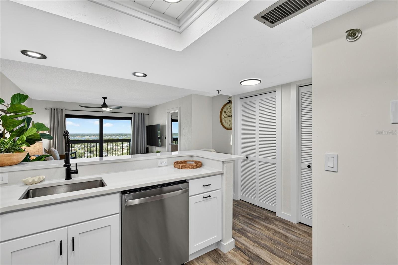 1513 Ocean Shore Blvd #10a Property Photo 10