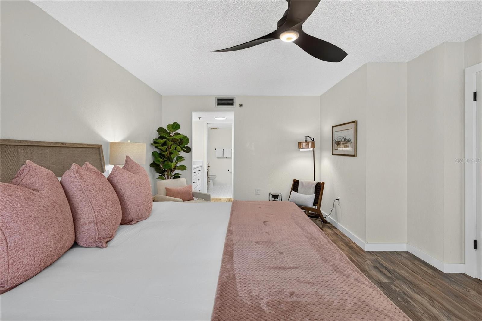 1513 Ocean Shore Blvd #10a Property Photo 18
