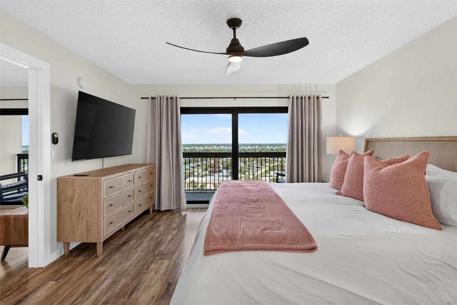 1513 Ocean Shore Blvd #10a Property Photo 20