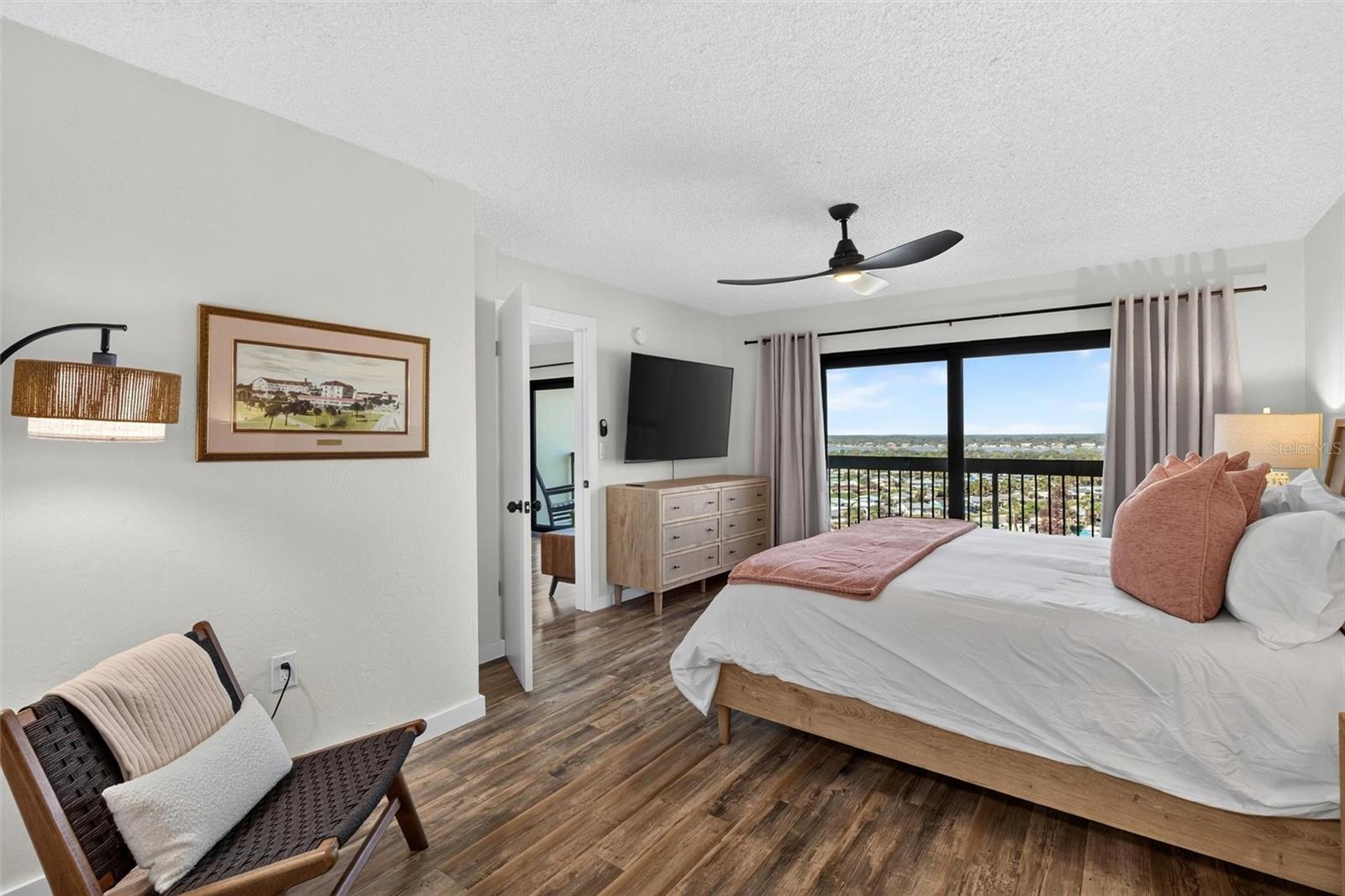 1513 Ocean Shore Blvd #10a Property Photo 21