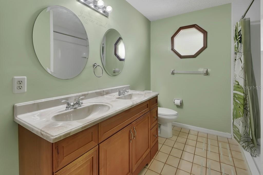 235 W Retta St Property Photo 28