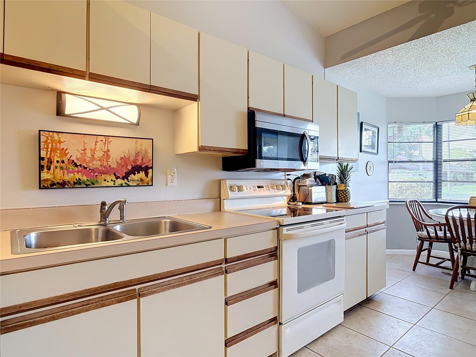 935 Eastridge Dr #7a Property Photo 4