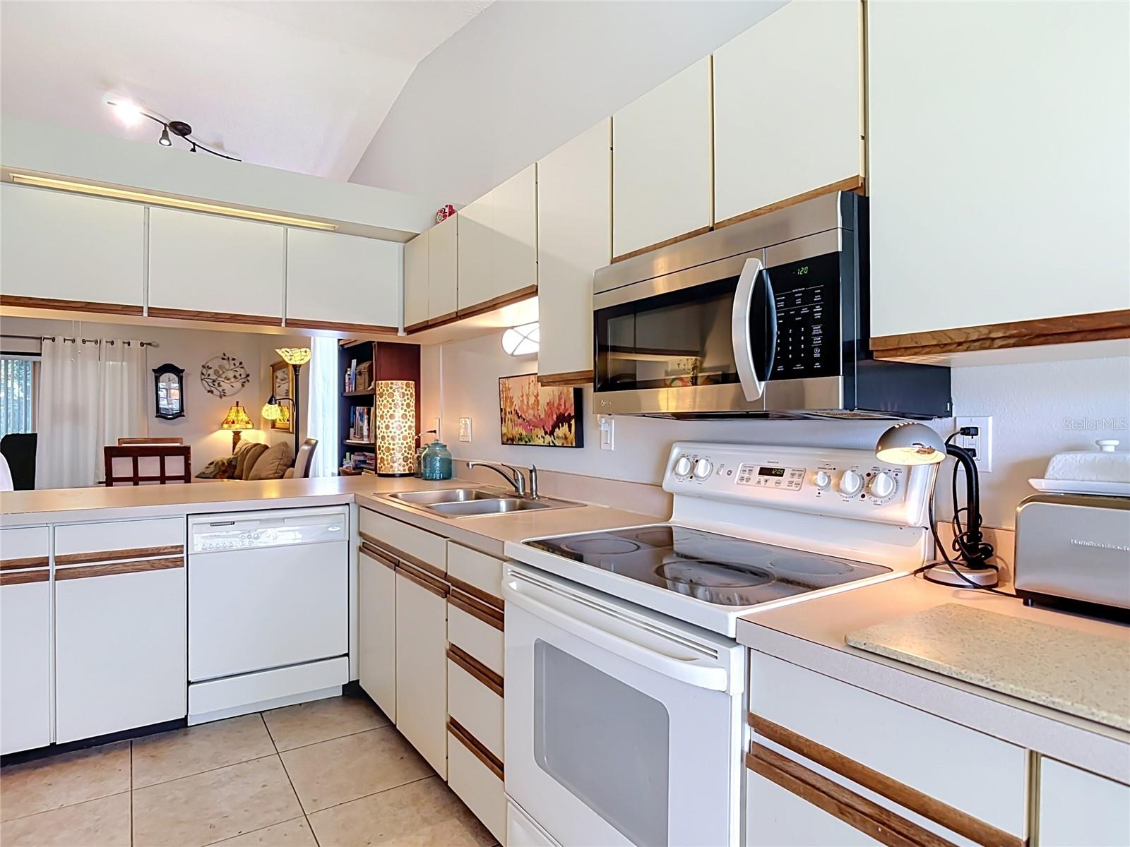 935 Eastridge Dr #7a Property Photo 10